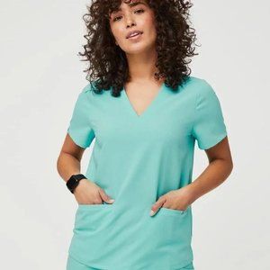 NWT FIGS Women's Casma 3-pocket Scrub Top in Aqua, Size Small